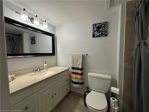 20 Ruby Street, Kitchener, ON - Indoor Photo Showing Bathroom