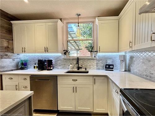 20 Ruby Street, Kitchener, ON - Indoor Photo Showing Kitchen