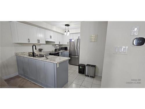 26-420 Linden Drive, Cambridge, ON - Indoor Photo Showing Kitchen With Double Sink