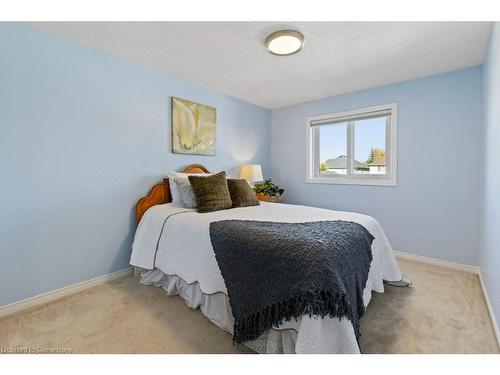 707 Brandenburg Boulevard, Waterloo, ON - Indoor Photo Showing Bedroom