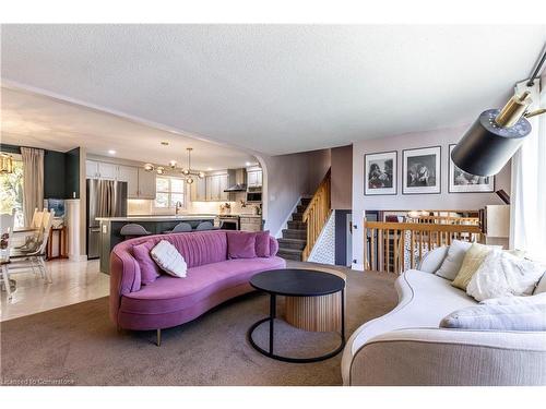 144 Kent Street, Cambridge, ON - Indoor Photo Showing Living Room