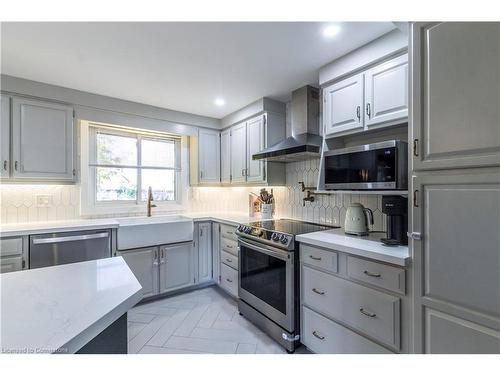 144 Kent Street, Cambridge, ON - Indoor Photo Showing Kitchen With Stainless Steel Kitchen With Upgraded Kitchen