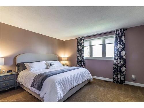 144 Kent Street, Cambridge, ON - Indoor Photo Showing Bedroom