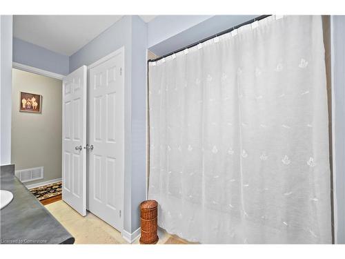 83 Drinkwater Drive, Cambridge, ON - Indoor Photo Showing Bathroom