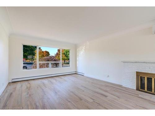 190 Melrose Avenue, Kitchener, ON - Indoor Photo Showing Living Room