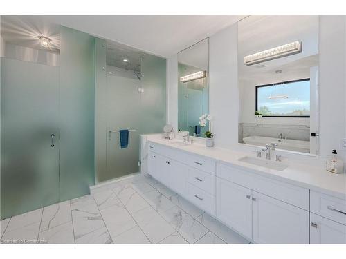 2029 Morrison Road, North Dumfries, ON - Indoor Photo Showing Bathroom