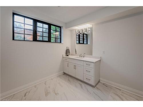 2029 Morrison Road, North Dumfries, ON - Indoor Photo Showing Bathroom