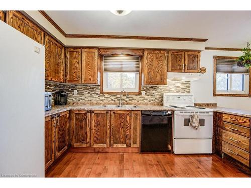 1820 Briarwood Drive, Cambridge, ON - Indoor Photo Showing Kitchen