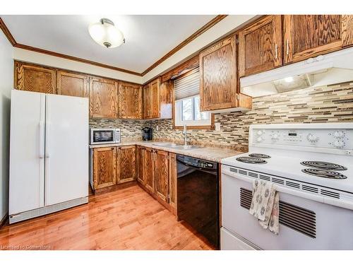 1820 Briarwood Drive, Cambridge, ON - Indoor Photo Showing Kitchen