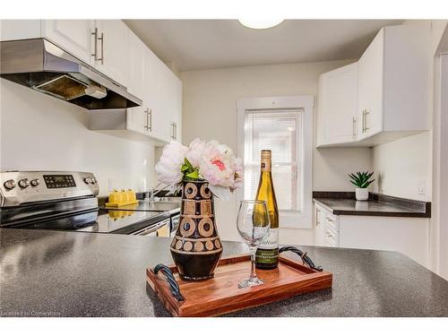 120 Glasgow Street, Kitchener, ON - Indoor Photo Showing Kitchen