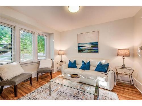 120 Glasgow Street, Kitchener, ON - Indoor Photo Showing Living Room