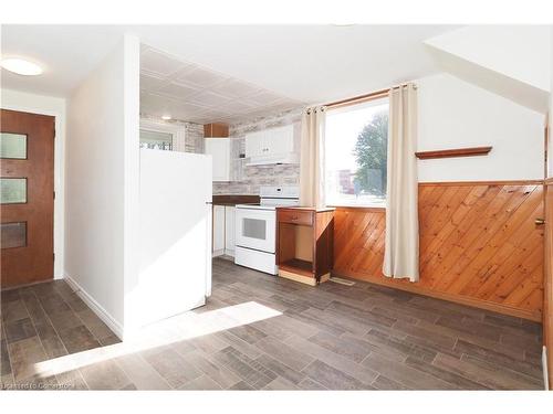 573 West Gore Street, Stratford, ON - Indoor Photo Showing Kitchen