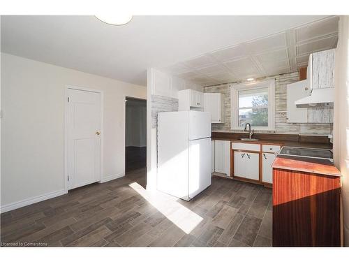 573 West Gore Street, Stratford, ON - Indoor Photo Showing Kitchen With Double Sink