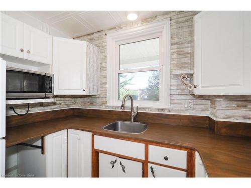 573 West Gore Street, Stratford, ON - Indoor Photo Showing Kitchen