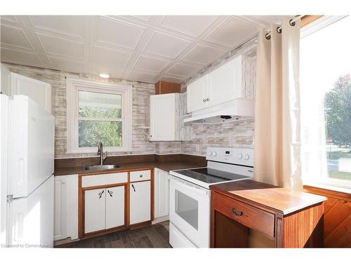 573 West Gore Street, Stratford, ON - Indoor Photo Showing Kitchen