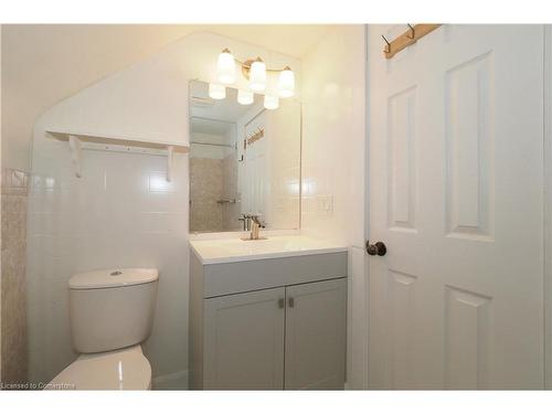 573 West Gore Street, Stratford, ON - Indoor Photo Showing Bathroom