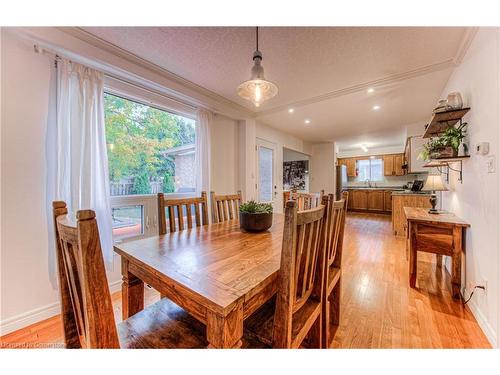 563 Hallmark Drive, Waterloo, ON - Indoor Photo Showing Dining Room