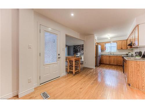 563 Hallmark Drive, Waterloo, ON - Indoor Photo Showing Kitchen