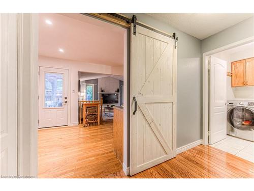 563 Hallmark Drive, Waterloo, ON - Indoor Photo Showing Laundry Room