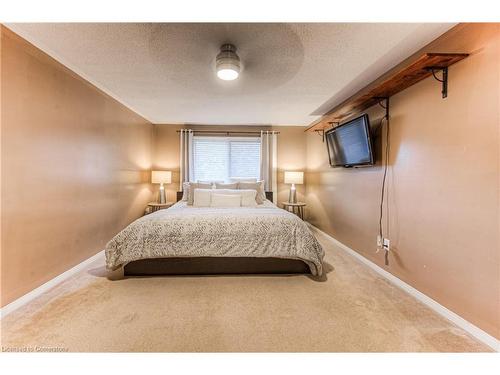 563 Hallmark Drive, Waterloo, ON - Indoor Photo Showing Bedroom