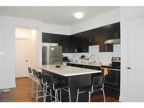 5-231 Max Becker Drive, Kitchener, ON - Indoor Photo Showing Kitchen