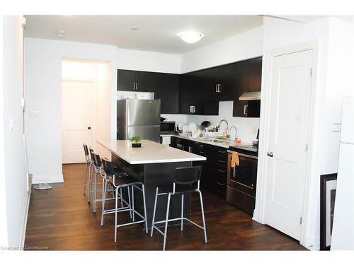 5-231 Max Becker Drive, Kitchener, ON - Indoor Photo Showing Kitchen