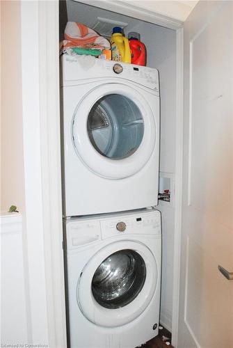 5-231 Max Becker Drive, Kitchener, ON - Indoor Photo Showing Laundry Room