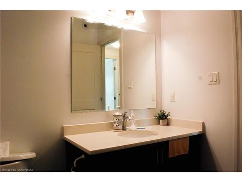 5-231 Max Becker Drive, Kitchener, ON - Indoor Photo Showing Bathroom