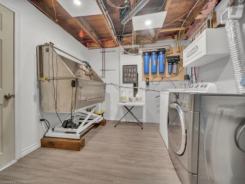 80 Elgin St N Street N, Cambridge, ON - Indoor Photo Showing Laundry Room