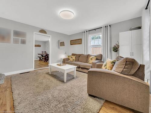 80 Elgin St N Street N, Cambridge, ON - Indoor Photo Showing Living Room