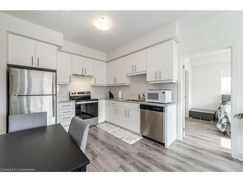 602-251 Northfield Drive, Waterloo, ON - Indoor Photo Showing Kitchen