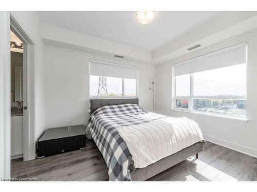 602-251 Northfield Drive, Waterloo, ON - Indoor Photo Showing Bedroom