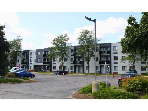 105-100 Old Carriage Drive, Kitchener, ON - Outdoor With Facade