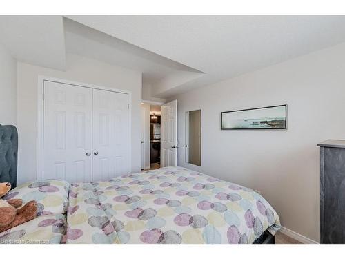 D-1652 Fischer Hallman Road, Kitchener, ON - Indoor Photo Showing Bedroom