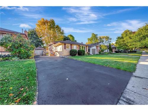 15 Belton Drive, Kitchener, ON - Outdoor