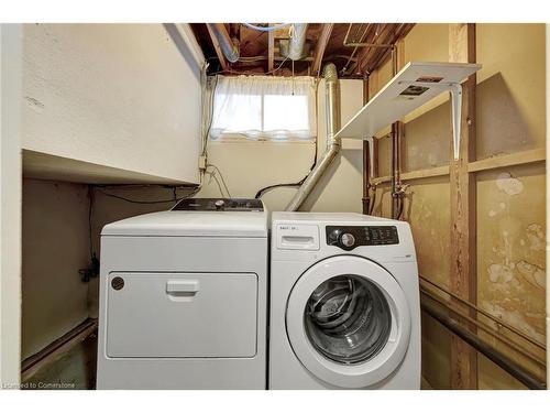 15 Belton Drive, Kitchener, ON - Indoor Photo Showing Laundry Room