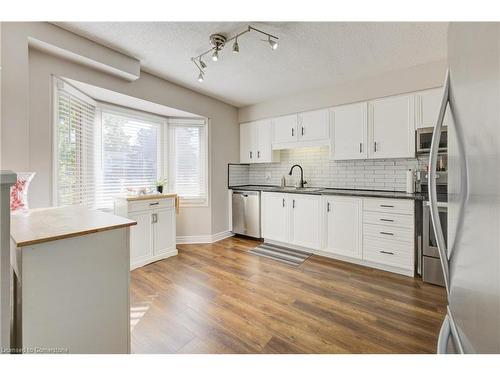 134 Marmel Court, Cambridge, ON - Indoor Photo Showing Kitchen