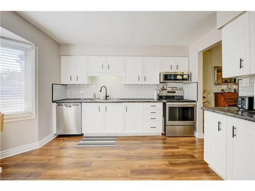 134 Marmel Court, Cambridge, ON - Indoor Photo Showing Kitchen With Stainless Steel Kitchen