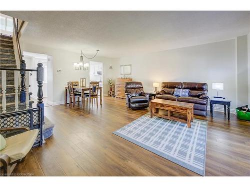 134 Marmel Court, Cambridge, ON - Indoor Photo Showing Living Room