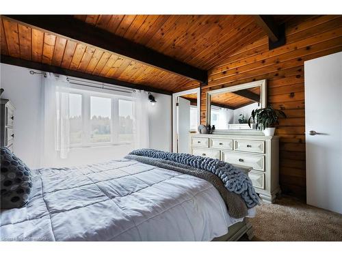 180164 Grey Road 9, Dundalk, ON - Indoor Photo Showing Bedroom