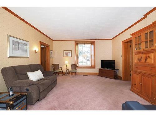 2259 Cedar Creek Road, Ayr, ON - Indoor Photo Showing Living Room