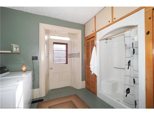 2259 Cedar Creek Road, Ayr, ON - Indoor Photo Showing Laundry Room