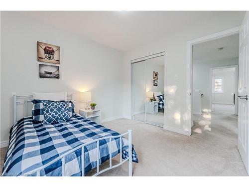 498 Doon South Drive, Kitchener, ON - Indoor Photo Showing Bedroom