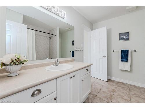 498 Doon South Drive, Kitchener, ON - Indoor Photo Showing Bathroom