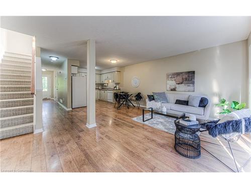 E29-85 Bankside Drive, Kitchener, ON - Indoor Photo Showing Living Room