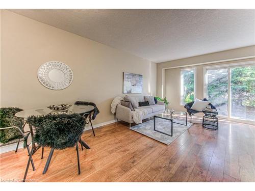 E29-85 Bankside Drive, Kitchener, ON - Indoor Photo Showing Living Room