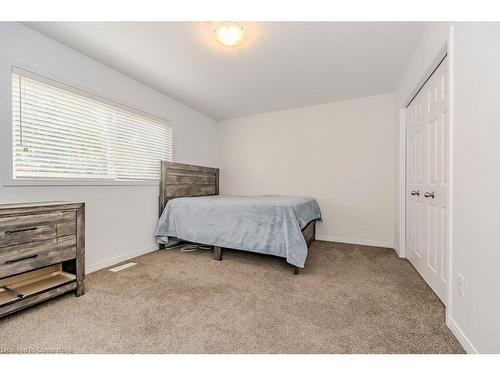 47-350 Dundas Street S, Cambridge, ON - Indoor Photo Showing Bedroom