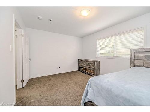 47-350 Dundas Street S, Cambridge, ON - Indoor Photo Showing Bedroom