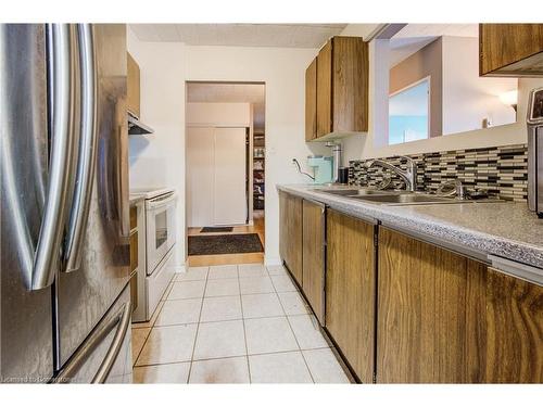 308-71 Vanier Drive, Kitchener, ON - Indoor Photo Showing Kitchen With Double Sink