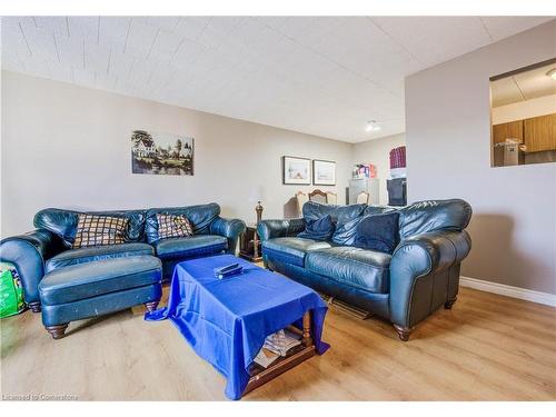 308-71 Vanier Drive, Kitchener, ON - Indoor Photo Showing Living Room